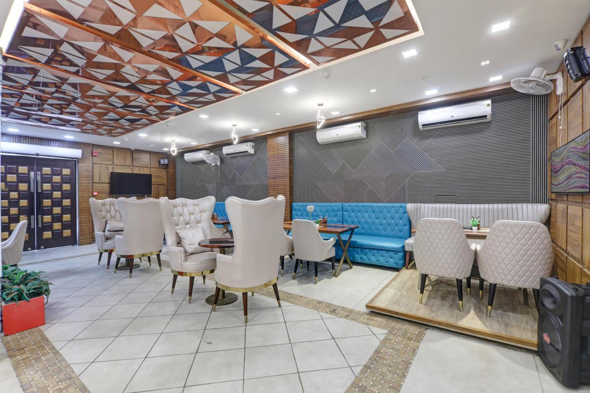 Status By Hotel The Emporio Ghaziabad Exterior foto