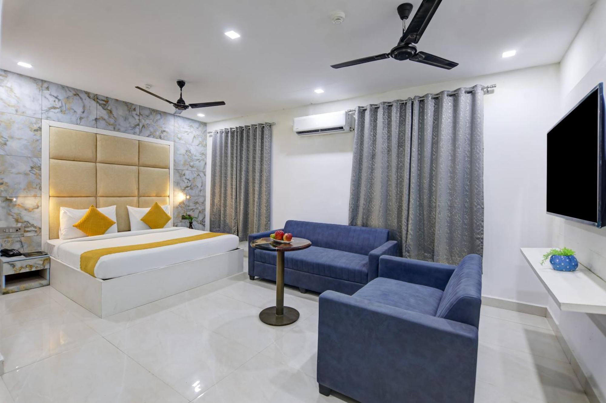 Status By Hotel The Emporio Ghaziabad Exterior foto