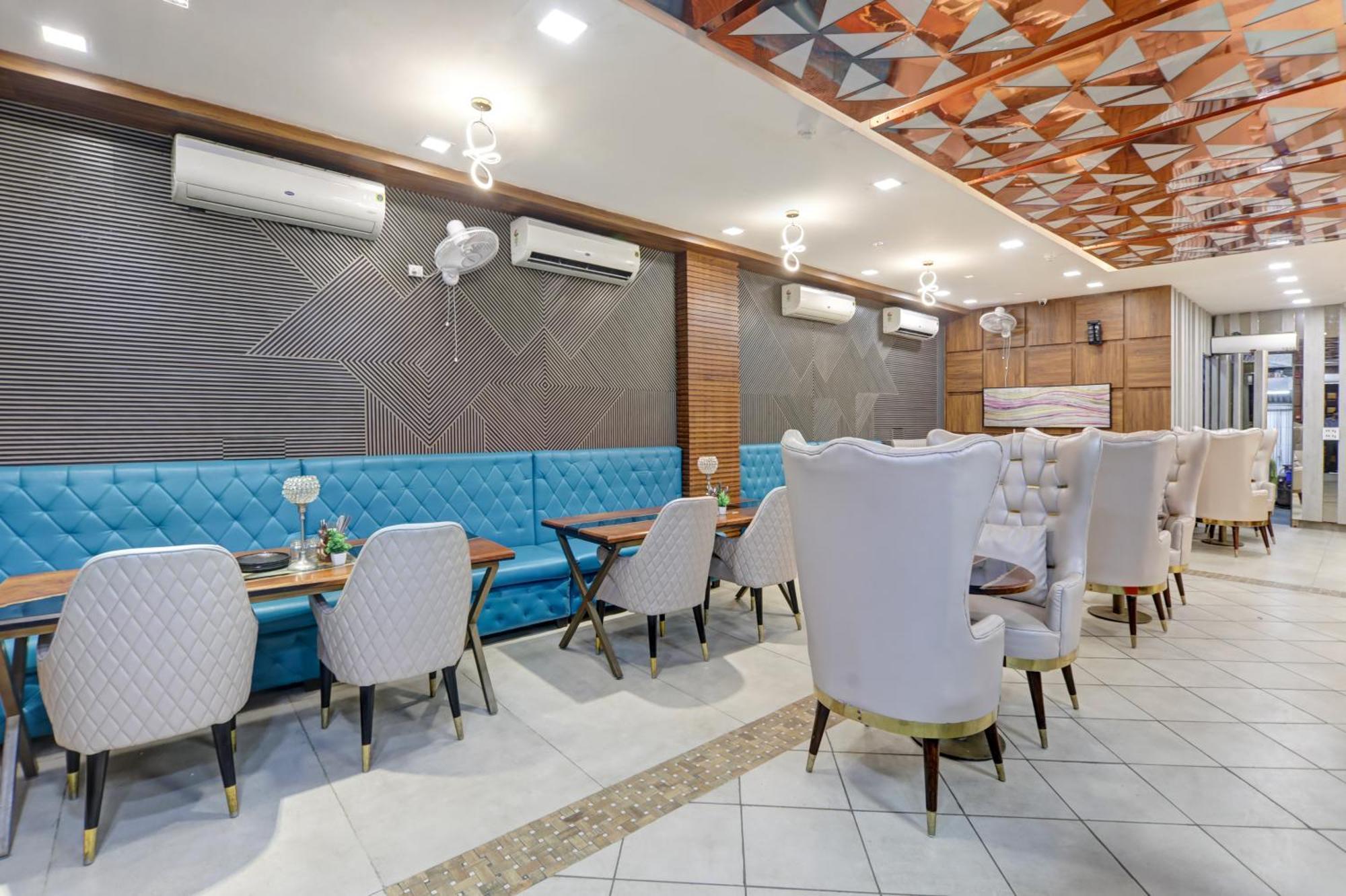 Status By Hotel The Emporio Ghaziabad Exterior foto